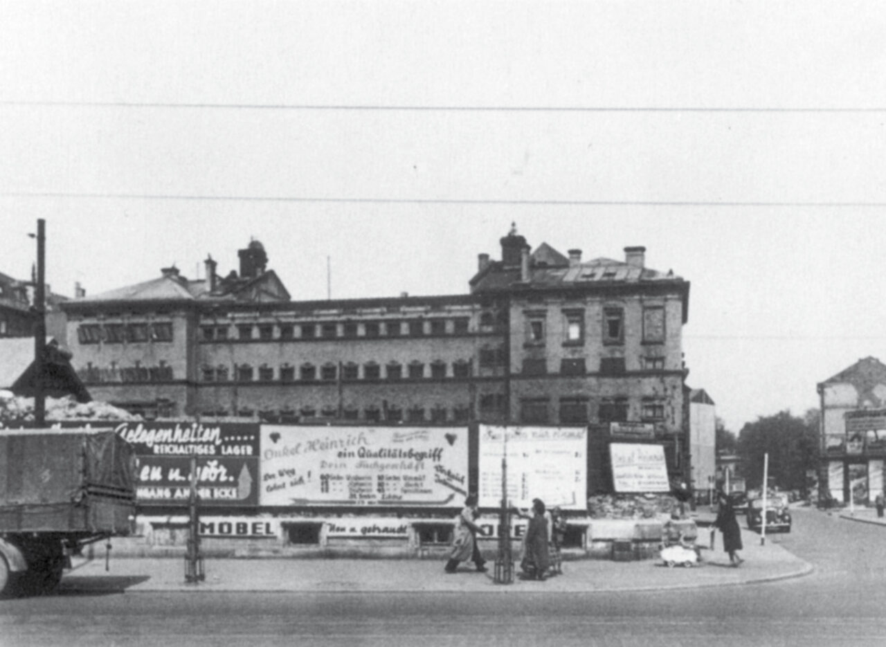 Photograph of the former police prison, 1951: The ruins of the old police headquarters have been almost completely demolished. At this time, the police headquarters is directly visible from the Zeil.