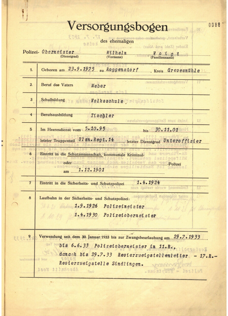 Versorgungsbogen des ehemaligen Polizei-Obermeister Wilhelm Voigt – Seite 1